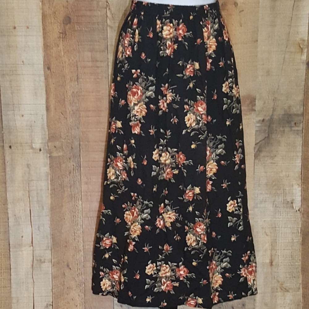 So Nikki Floral Skirt